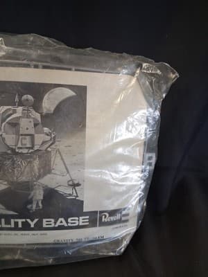 Revell 1/48 Apollo 11 Lunar Module Tranquillity Base - Thumbnail 4