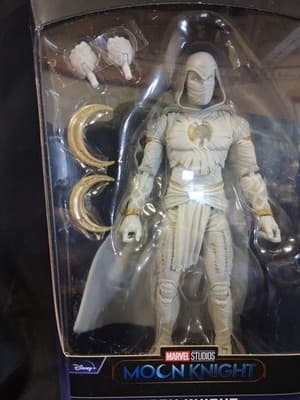 Marvel Legends Moon Knight Infinity Ultron BAF - Thumbnail 3