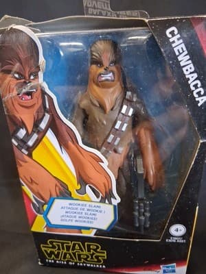 Star Wars Galaxy of Adventures Chewbacca 5-Inch-Scale Action Figure Toy - Thumbnail 3