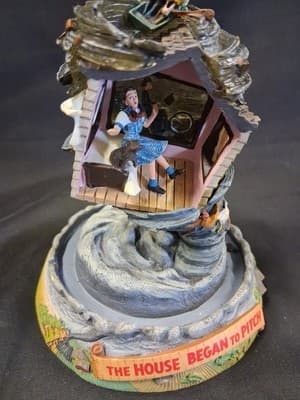 Franklin Mint Wizard of Oz Figurine The House Began To Pitch Musical Dome - Thumbnail 9