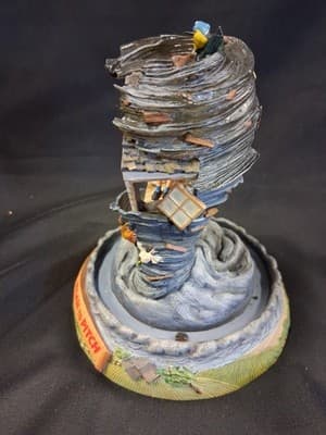 Franklin Mint Wizard of Oz Figurine The House Began To Pitch Musical Dome - Thumbnail 6