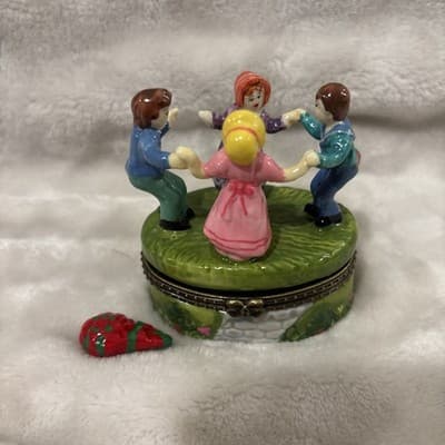 Vintage May Day Ring Around The Rosie Trinket Box And Bouquet Trinket