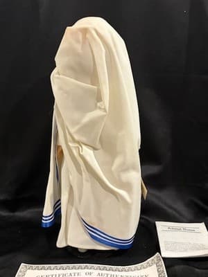 Vintage 17" Genuine Nun Doll "Missionary of Charity" India COA/Box 1985 - Thumbnail 4