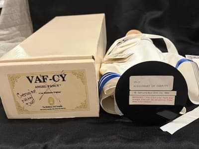 Vintage 17" Genuine Nun Doll "Missionary of Charity" India COA/Box 1985 - Thumbnail 8