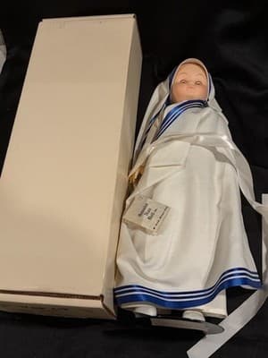 Vintage 17" Genuine Nun Doll "Missionary of Charity" India COA/Box 1985 - Thumbnail 6