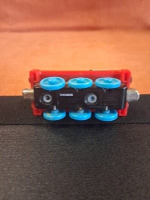 Happy Birthday Thomas~Thomas & Friends Limited Edition DieCast Train Engine ‘02 - Thumbnail 7