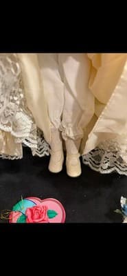 Hello Dolly porcelain doll Alanna 1989 Stand Vintage - Thumbnail 3