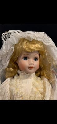 Hello Dolly porcelain doll Alanna 1989 Stand Vintage - Thumbnail 2