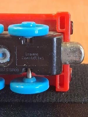 Happy Birthday Thomas~Thomas & Friends Limited Edition DieCast Train Engine ‘02 - Thumbnail 9