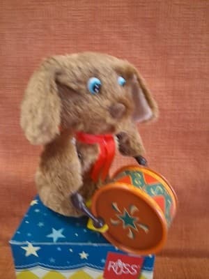 Russ Yesterday's Favorites WindUp Clockwork Drummer Dog Vintage Style New In Box - Thumbnail 2