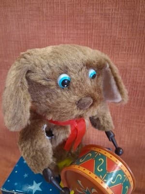 Russ Yesterday's Favorites WindUp Clockwork Drummer Dog Vintage Style New In Box - Thumbnail 3
