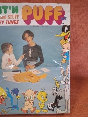 Vintage 1975 Warner Brothers Looney Tunes Paint Your Own Clothes Kit, SEALED - Thumbnail 3