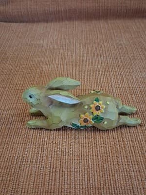 Ganz Resin Easter Bunny Rabbit Figurine With SunFlowers 🌻 🐰 - Thumbnail 2