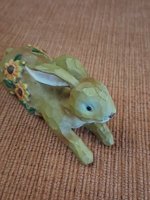 Ganz Resin Easter Bunny Rabbit Figurine With SunFlowers 🌻 🐰 - Thumbnail 8