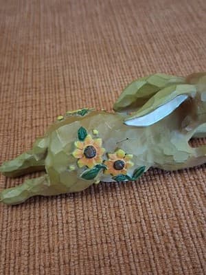 Ganz Resin Easter Bunny Rabbit Figurine With SunFlowers 🌻 🐰 - Thumbnail 7