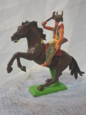 1971 Britains LTD Native American Mounted Indian Headdress War Cheif ToySoldier