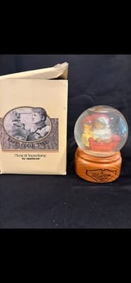 ROBERT RAIKES MUSICAL SNOWDOME " BENJAMIN ", USED, WITH BOX