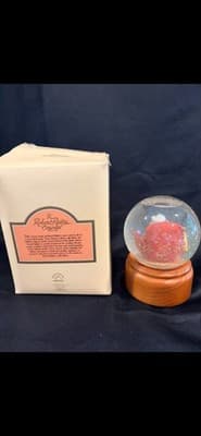 ROBERT RAIKES MUSICAL SNOWDOME " BENJAMIN ", USED, WITH BOX - Thumbnail 2