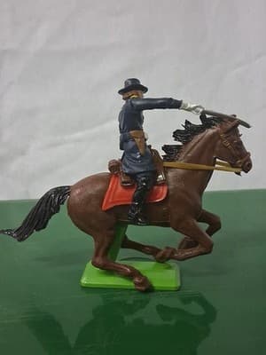Britains Deetail Union Cavalry Officer Made in England 1971 - Thumbnail 2