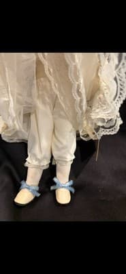 Dynasty Doll Collection AMBER Porcelain Doll IN BOX - 16 1/2" Tall Lovely - Thumbnail 4
