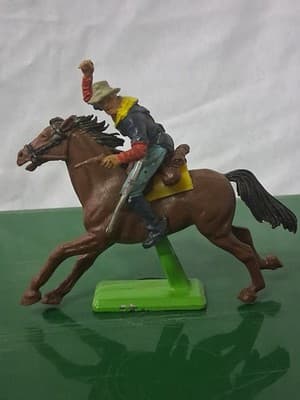 Britains Deetail 7th Cavalry Soldier on Horse made in England 1971