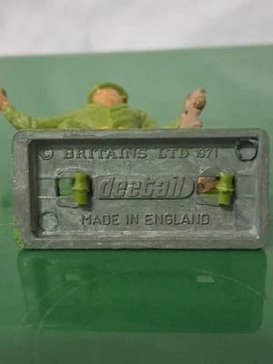 Britains Deetail - WWII Grenadier 1971 Made In England 🏴󠁧󠁢󠁥󠁮󠁧󠁿 - Thumbnail 3