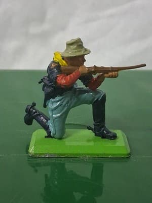 Vintage 1971 Britains LTD Soldier Shooting Rifle