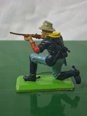 Vintage 1971 Britains LTD Soldier Shooting Rifle - Thumbnail 2