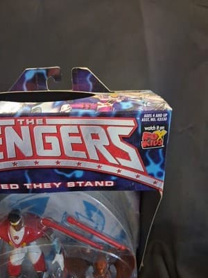 NEW TOY BIZ AVENGERS UNITED THEY STAND FALCON PACKAGE WITH REDWING FIGURE! e4 - Thumbnail 4