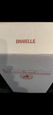 Ashton-Drake Doll Danielle 10" - Thumbnail 8