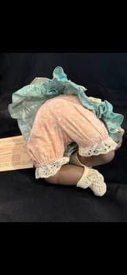 Ashton-Drake Doll Danielle 10" - Thumbnail 6