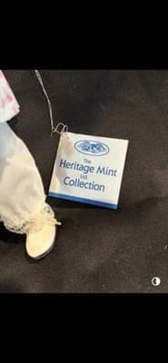 Heritage MINT Melissa American Girl Collection 16" Porcelain Doll **RARE - Thumbnail 3