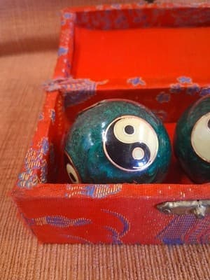 Small Chinese Baoding Balls Yin Yang Blue Green Red Box - Thumbnail 2