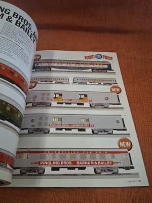 Lionel Signature Edition Volume One 2010 softcover catalogue book - Thumbnail 3