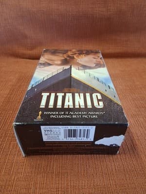 Titanic (VHS, 1998, 2-Tape Set, Leonardo DiCaprio) - Thumbnail 5