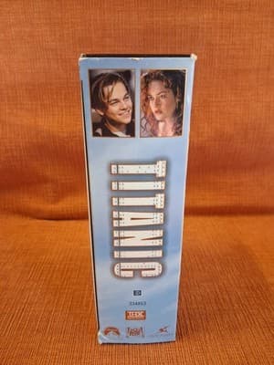 Titanic (VHS, 1998, 2-Tape Set, Leonardo DiCaprio) - Thumbnail 2