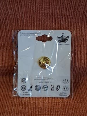 New Sealed Lady Vols Pin University of Tennessee Pin Basketball College NCAA Pin - Thumbnail 3
