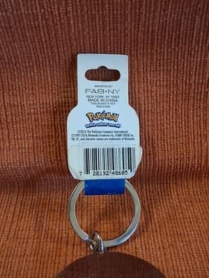 Pokemon PokeBall Shaped Metal Key Ring *NEW w/Tag* - Thumbnail 3
