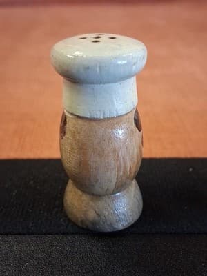 Vintage 1950s Wood Chef Salt & Pepper Shaker Set 2.5" mini - Thumbnail 6