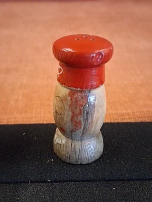 Vintage 1950s Wood Chef Salt & Pepper Shaker Set 2.5" mini - Thumbnail 5