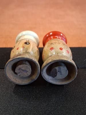 Vintage 1950s Wood Chef Salt & Pepper Shaker Set 2.5" mini - Thumbnail 10
