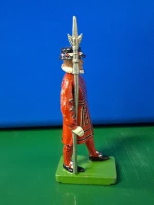 Britains England Diecast Beefeater Yeoman Warder 1990 - Thumbnail 2