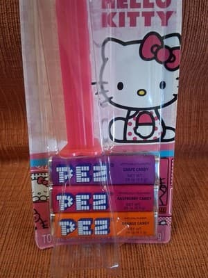 Hello Kitty Candy and dispenser 2013 Set (Pez) Rare Blue Dress Holding Heart - Thumbnail 4