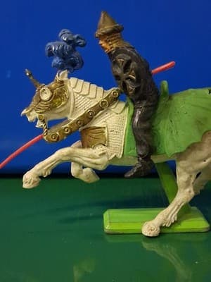 VINTAGE 1971 BRITAINS DEETAIL MEDIEVAL KNIGHT JOUSTING TOY FIGURE - Thumbnail 2