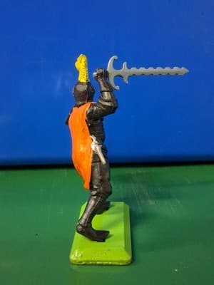 Vintage Britains Deetail Turkish Storm Knight w/ Mace & Shield Medieval 1971 - Thumbnail 4