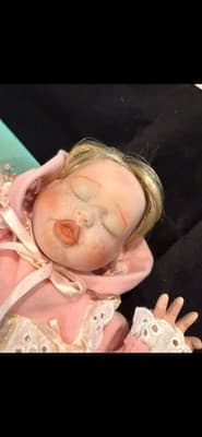 Porcelain Newborn Doll Elizabeth's Homecoming Baby Book Treasures Vtg Knowles - Thumbnail 4