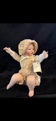 Decorative Baby Doll Yolanda Bello Lisa Porcelain Edwin Knowles 1989 Collectible - Thumbnail 2