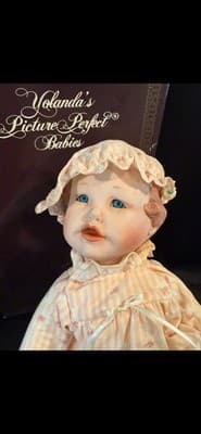 Ashton-Drake Porcelain Doll “Emily” Yolanda’s Picture Perfect Babies Series - Thumbnail 2