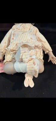 Ashton-Drake Porcelain Doll “Emily” Yolanda’s Picture Perfect Babies Series - Thumbnail 4