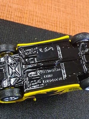 RARE Hot Wheels 100% Collectibles Ford Focus Tuner Race Car Yellow / Black - Thumbnail 12
